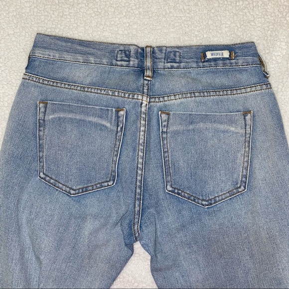 BRANDY MELVILLE LIGHT WASH DISTRESSED BOYFRIEND JEANS - Picture 3 of 9